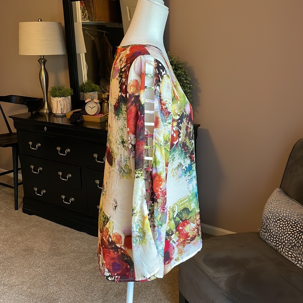 Size Medium - Picture 3 of 4